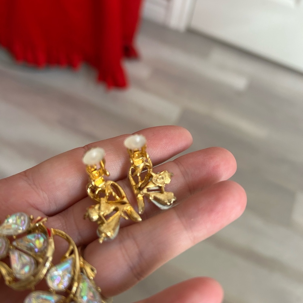 AB boralis Elegant Gold and Iridescent Crystal Jewelry Set 😍 - Picture 3 of 8